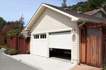 Golden Garage Door Service Minnetonka, MN 612-844-2105 - abt-cont-gr-18m